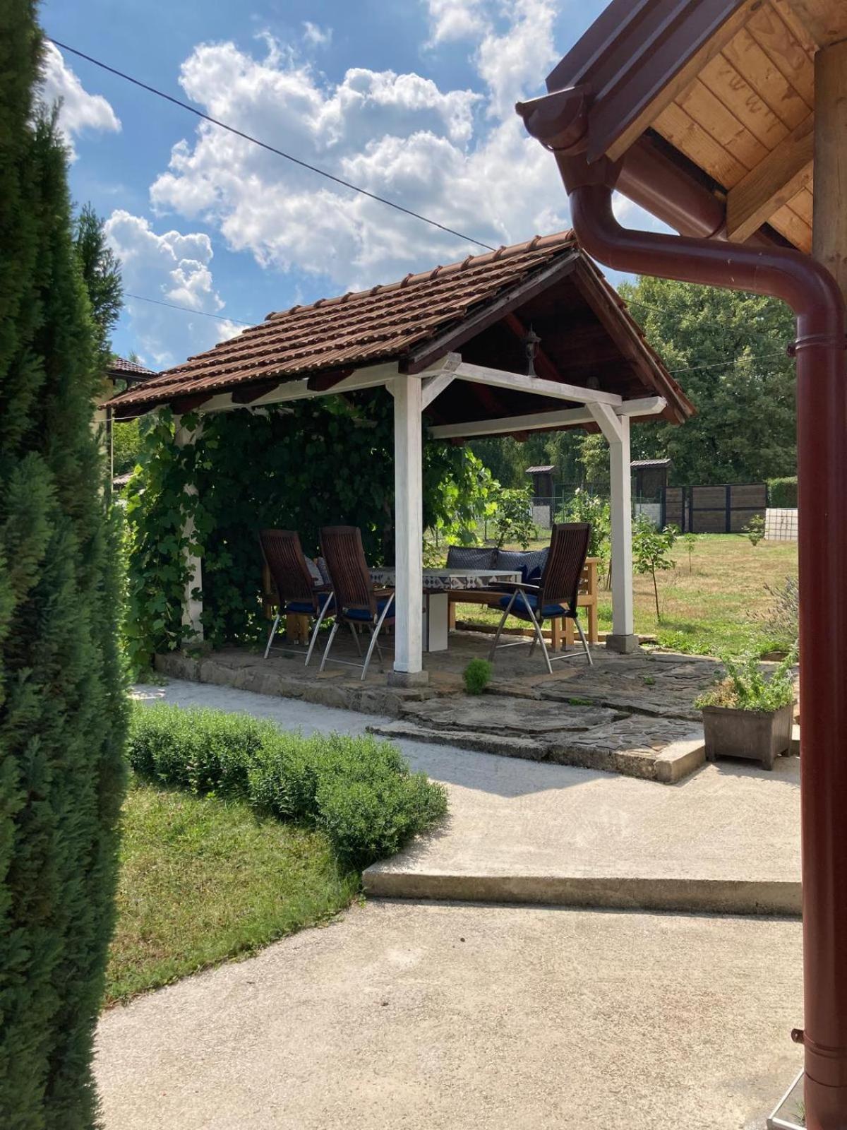 Holiday Home Tunnel Ravne Високо Екстериор снимка
